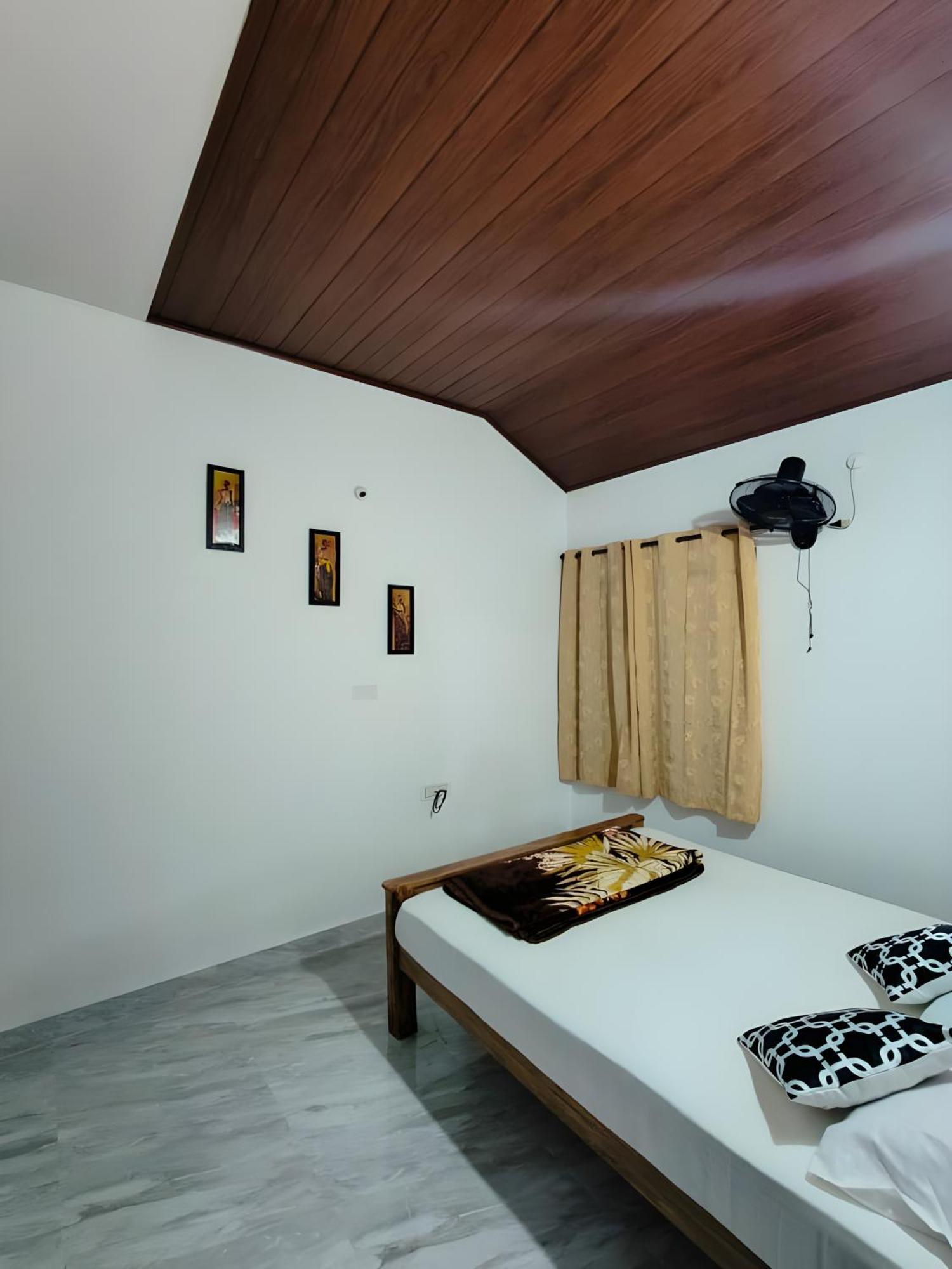 Cloudy Adobe Villa Madikeri Exteriör bild