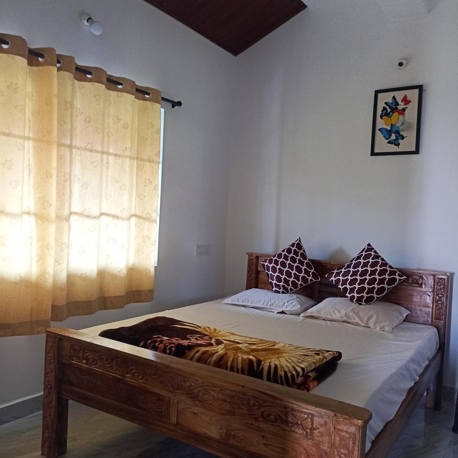 Cloudy Adobe Villa Madikeri Exteriör bild